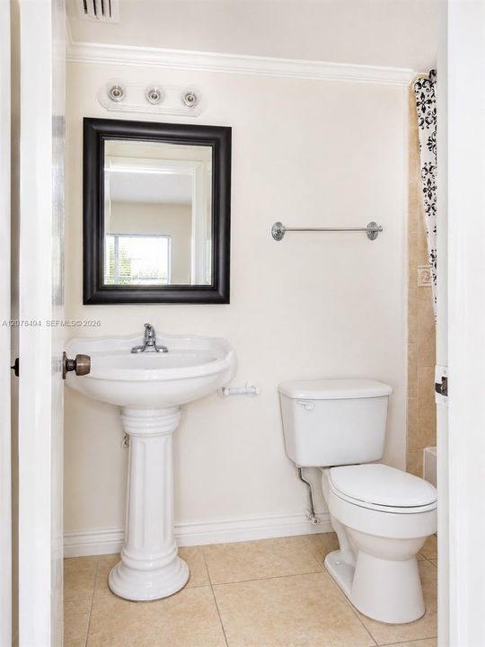 For Rent: $1,850 (1 beds, 1 baths, 800 Square Feet)