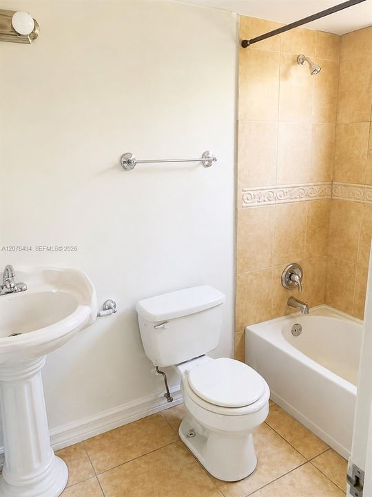 For Rent: $1,850 (1 beds, 1 baths, 800 Square Feet)