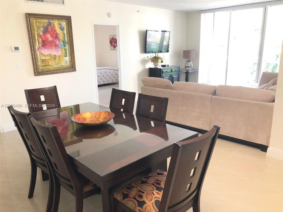 For Rent: $3,200 (2 beds, 2 baths, 1186 Square Feet)