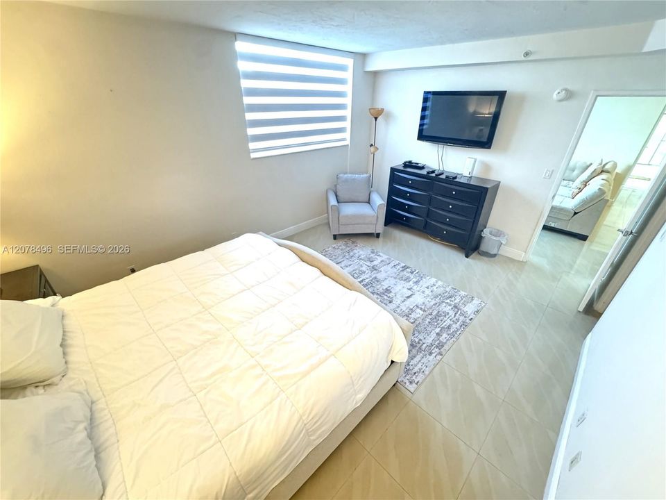 For Rent: $3,200 (2 beds, 2 baths, 1186 Square Feet)
