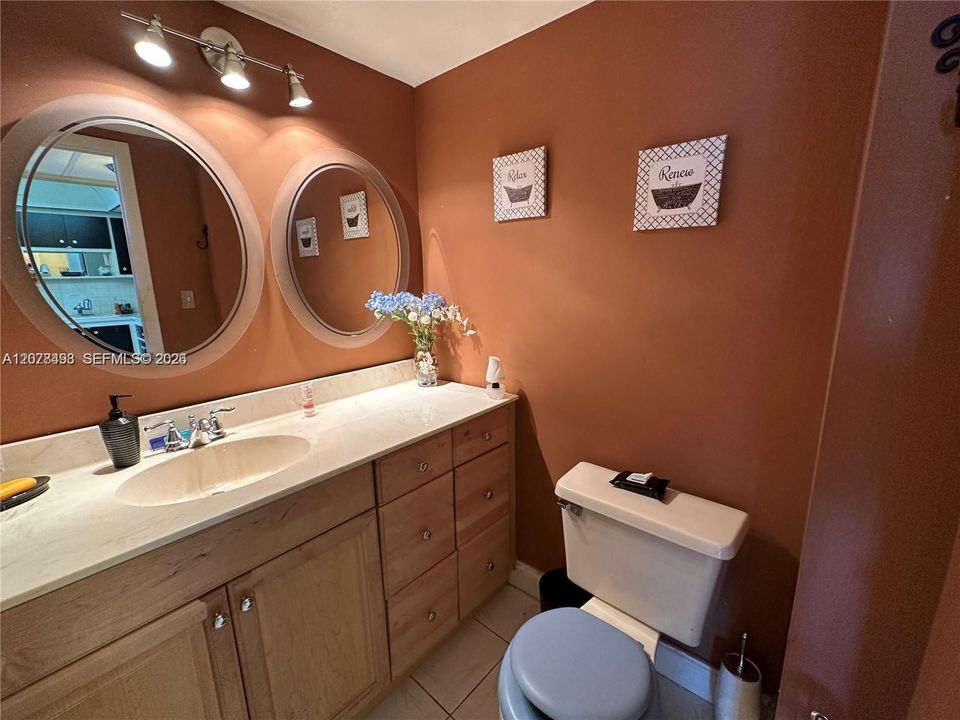 For Sale: $159,000 (1 beds, 1 baths, 780 Square Feet)
