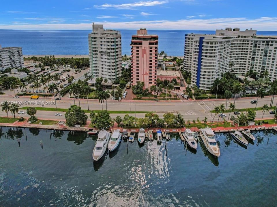 На продажу: $564,000 (2 спален, 2 ванн, 960 Квадратных фут)