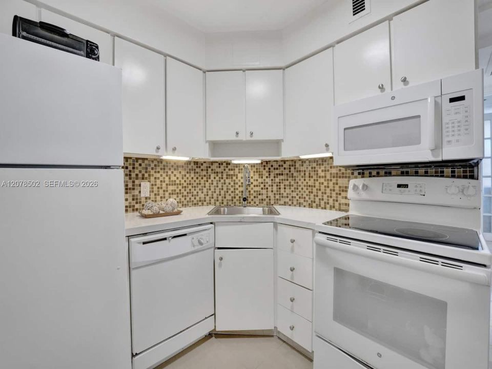 На продажу: $564,000 (2 спален, 2 ванн, 960 Квадратных фут)