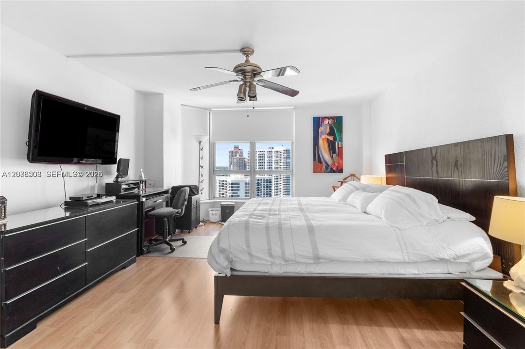 For Sale: $499,000 (2 beds, 2 baths, 1365 Square Feet)