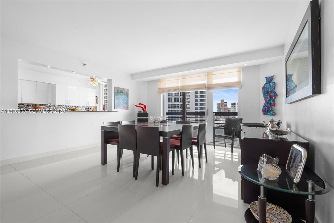 For Sale: $499,000 (2 beds, 2 baths, 1365 Square Feet)