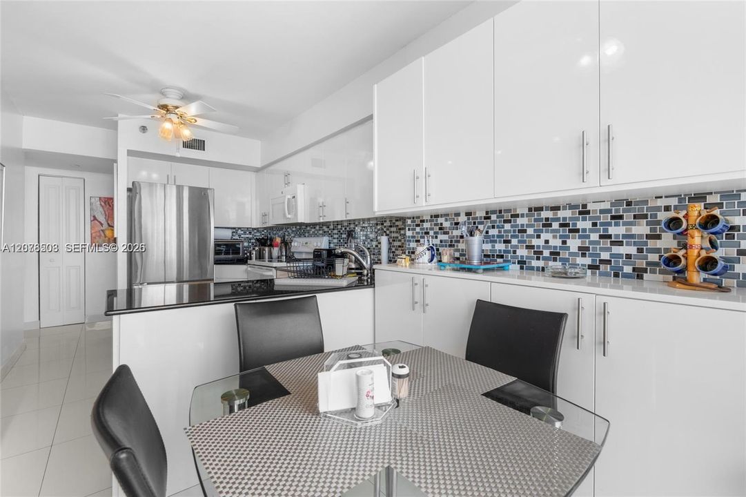 For Sale: $499,000 (2 beds, 2 baths, 1365 Square Feet)