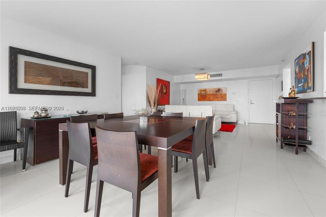 For Sale: $499,000 (2 beds, 2 baths, 1365 Square Feet)