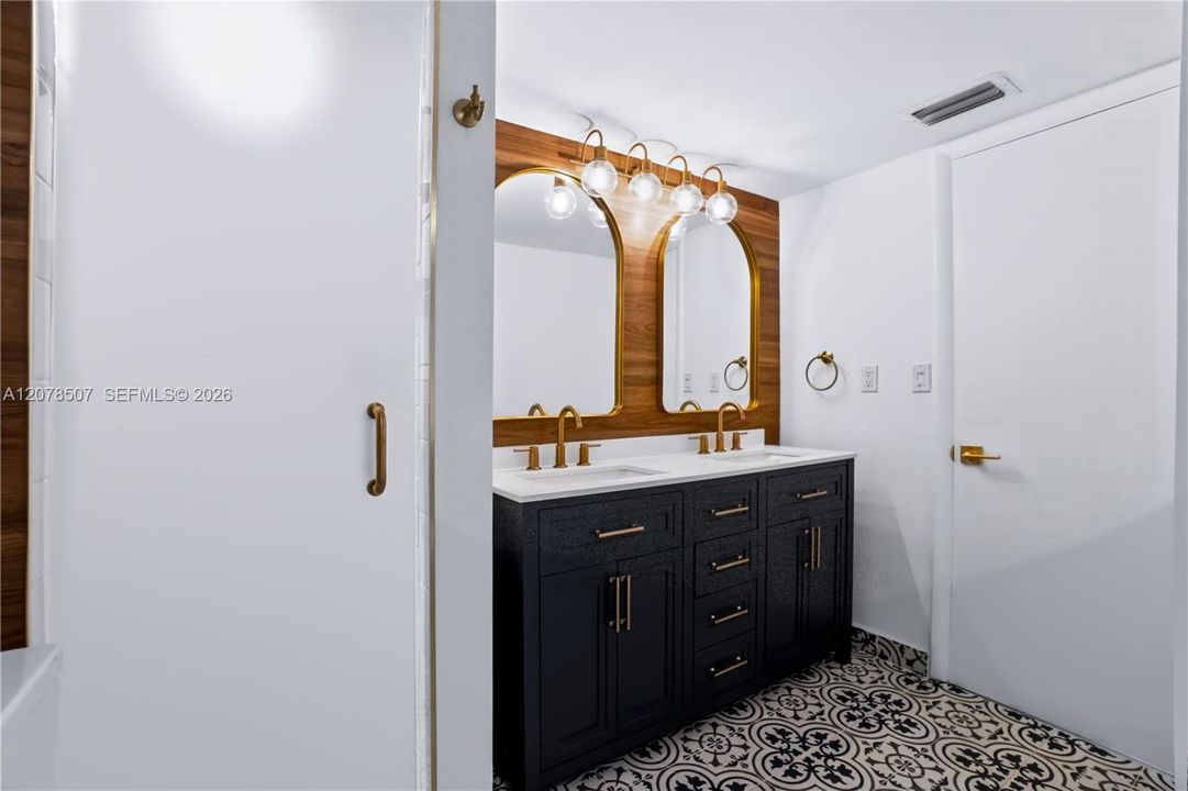En Venta: $725,000 (1 camas, 1 baños, 1412 Pies cuadrados)