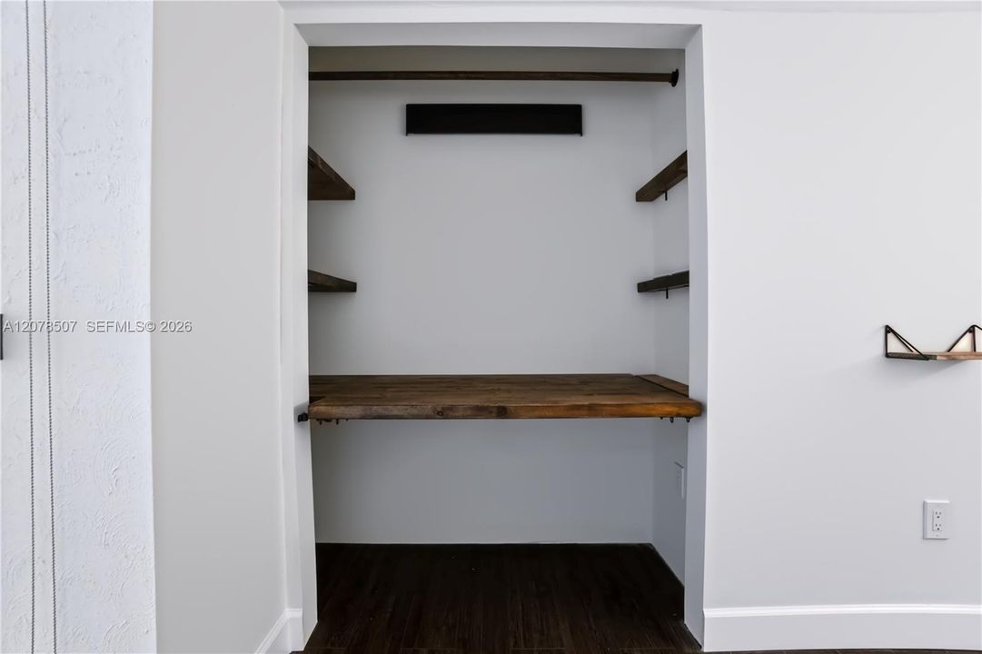 Den/Office/Collapsable Desk