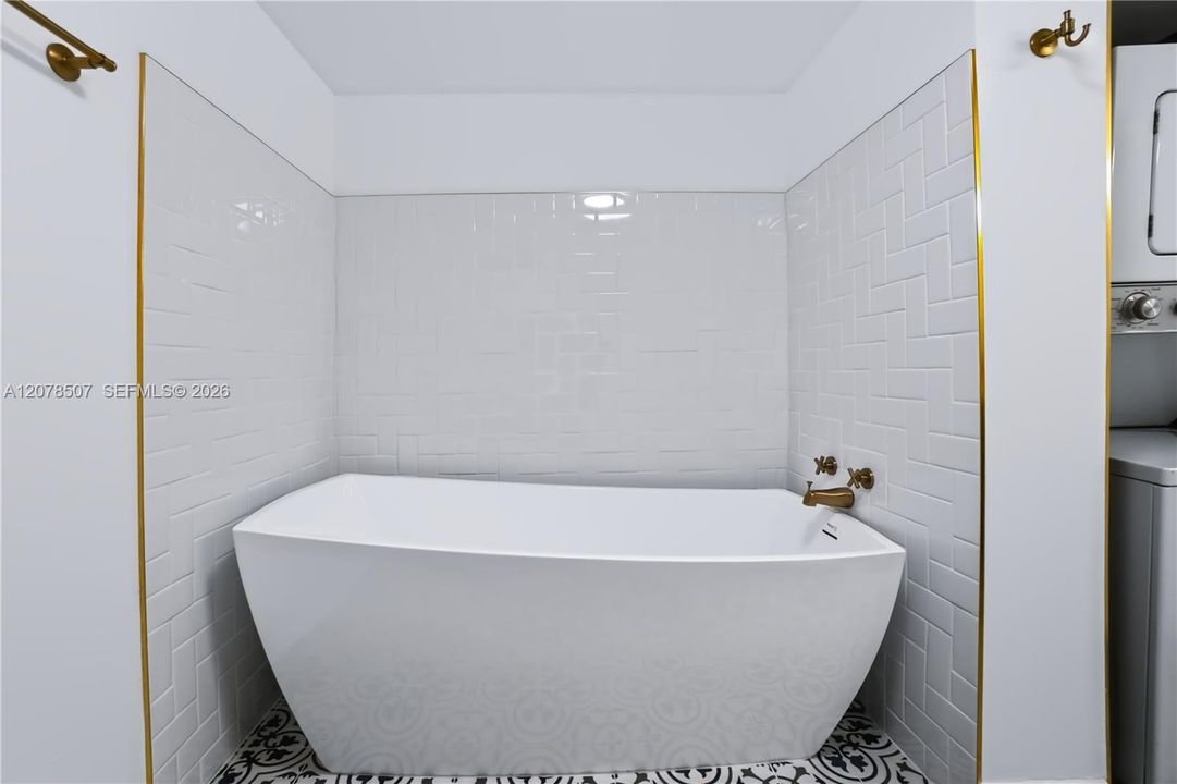 En Venta: $725,000 (1 camas, 1 baños, 1412 Pies cuadrados)