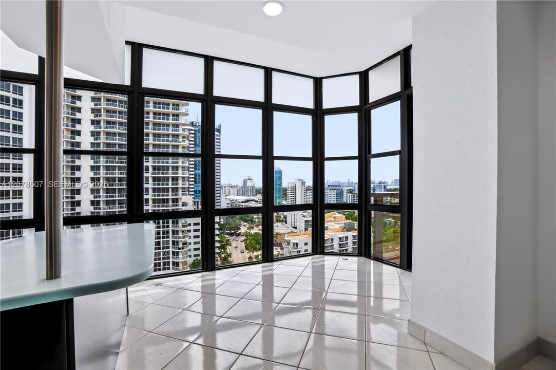 En Venta: $725,000 (1 camas, 1 baños, 1412 Pies cuadrados)