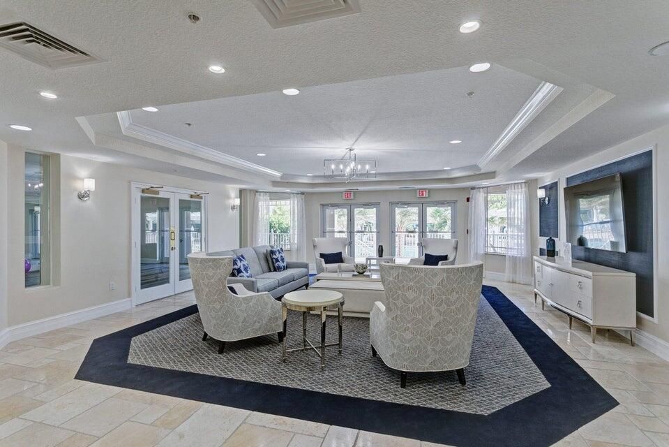 LOBBY 4
