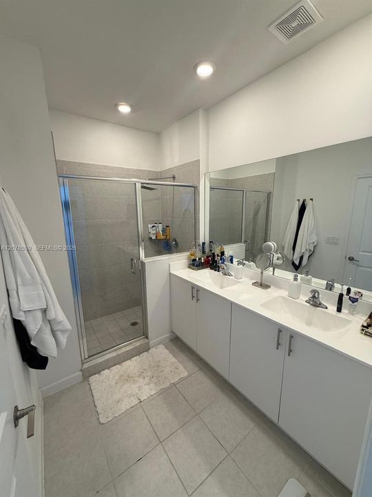 En Venta: $480,000 (4 camas, 3 baños, 2005 Pies cuadrados)