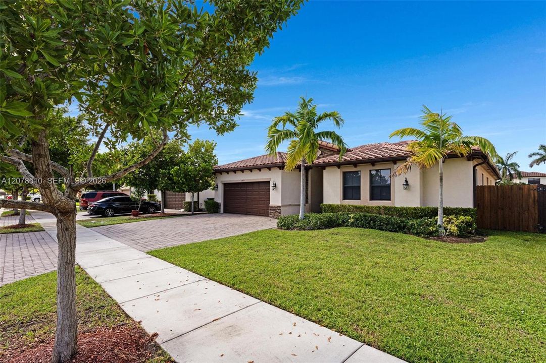 For Sale: $605,000 (4 beds, 3 baths, 2228 Square Feet)