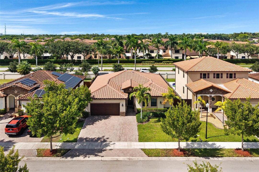 For Sale: $605,000 (4 beds, 3 baths, 2228 Square Feet)