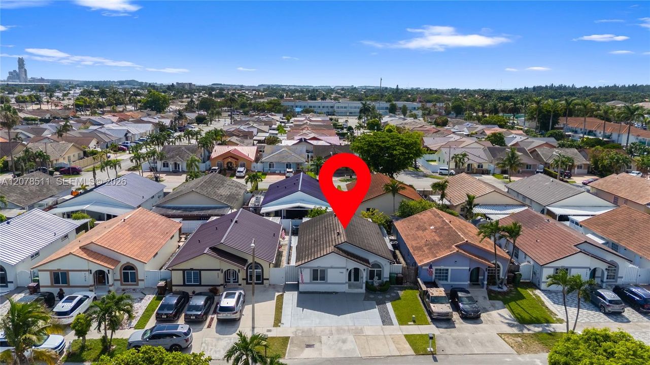En Venta: $585,000 (3 camas, 2 baños, 1305 Pies cuadrados)
