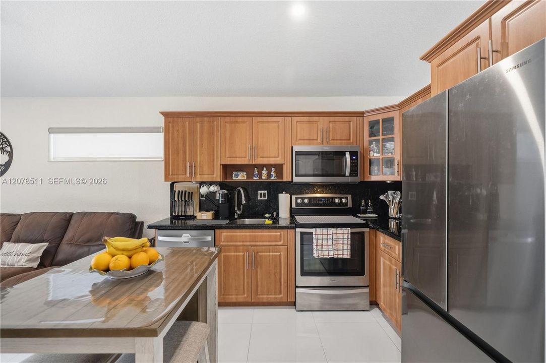 En Venta: $585,000 (3 camas, 2 baños, 1305 Pies cuadrados)