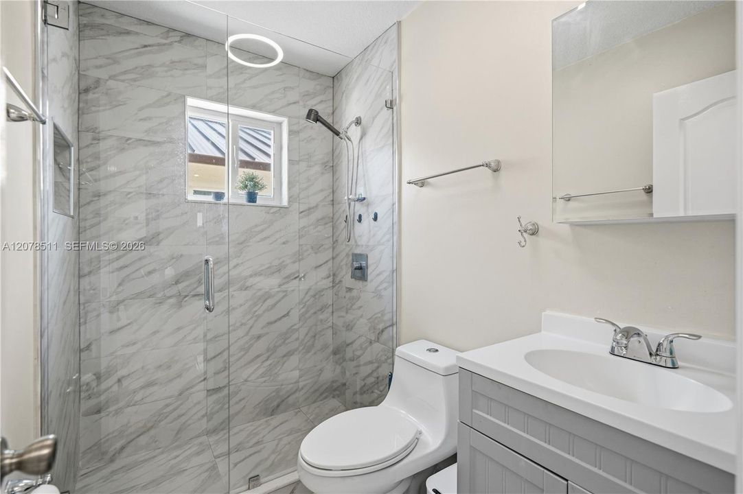 En Venta: $585,000 (3 camas, 2 baños, 1305 Pies cuadrados)