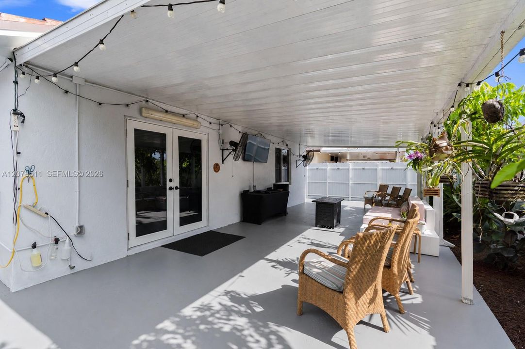 En Venta: $585,000 (3 camas, 2 baños, 1305 Pies cuadrados)
