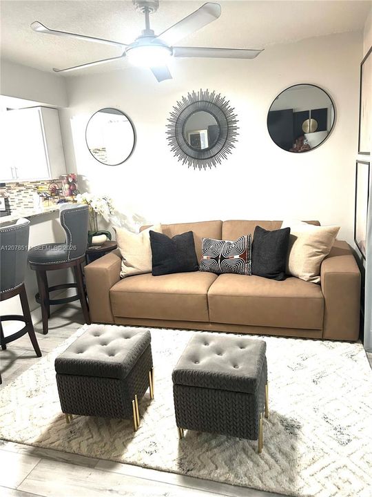 En Venta: $355,000 (2 camas, 2 baños, 1280 Pies cuadrados)