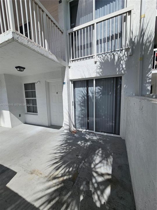 For Rent: $2,300 (2 beds, 2 baths, 880 Square Feet)