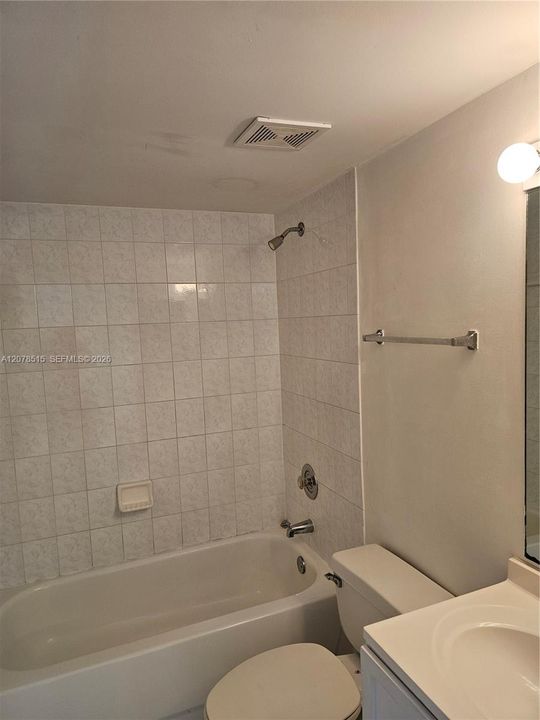 For Rent: $2,300 (2 beds, 2 baths, 880 Square Feet)