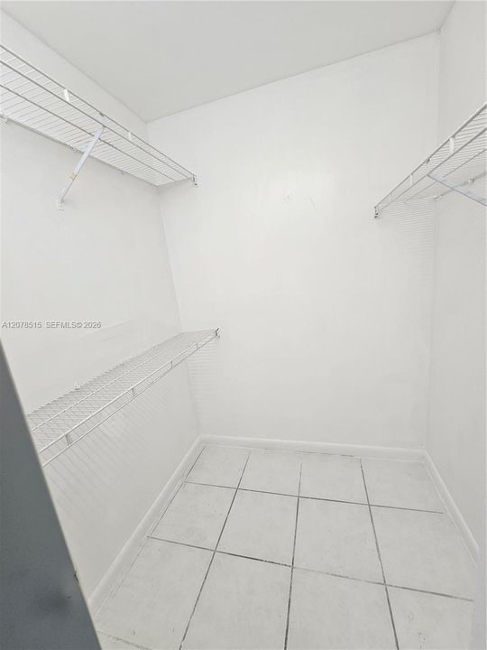 For Rent: $2,300 (2 beds, 2 baths, 880 Square Feet)