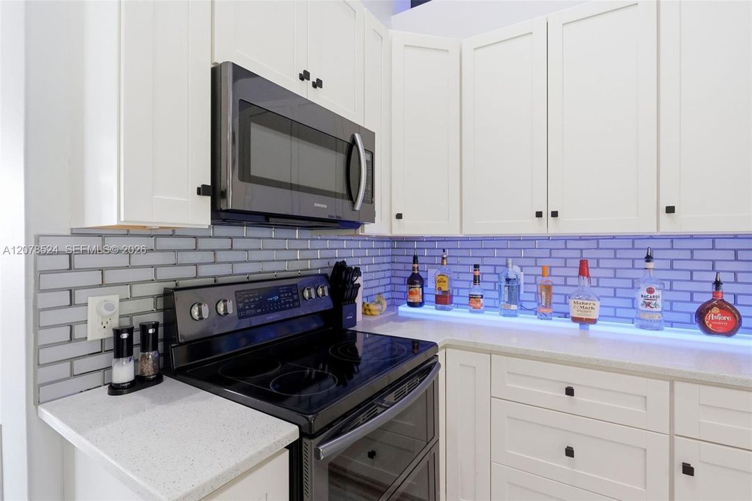 En Venta: $490,000 (3 camas, 2 baños, 2180 Pies cuadrados)