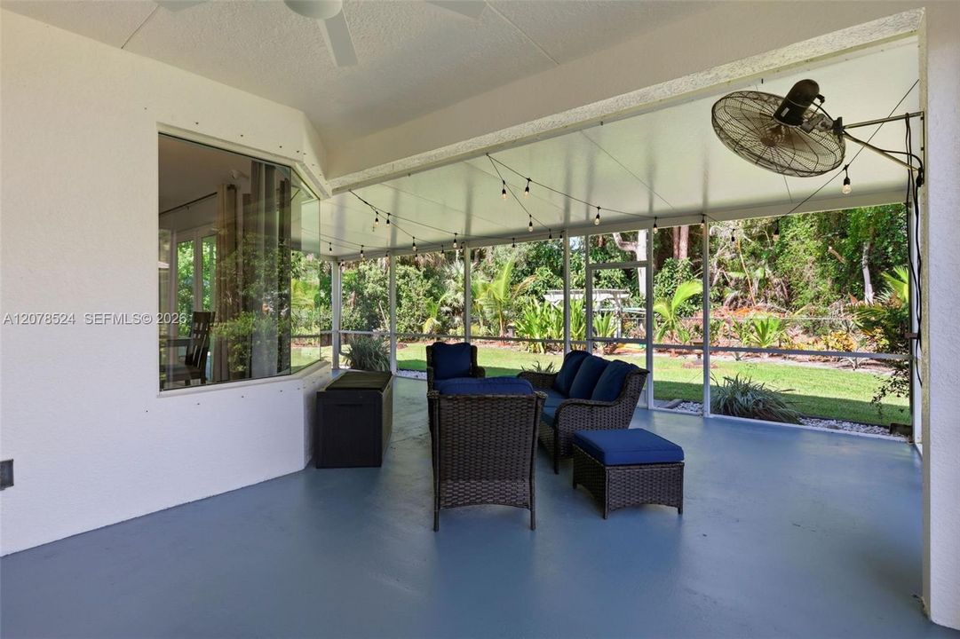 En Venta: $490,000 (3 camas, 2 baños, 2180 Pies cuadrados)