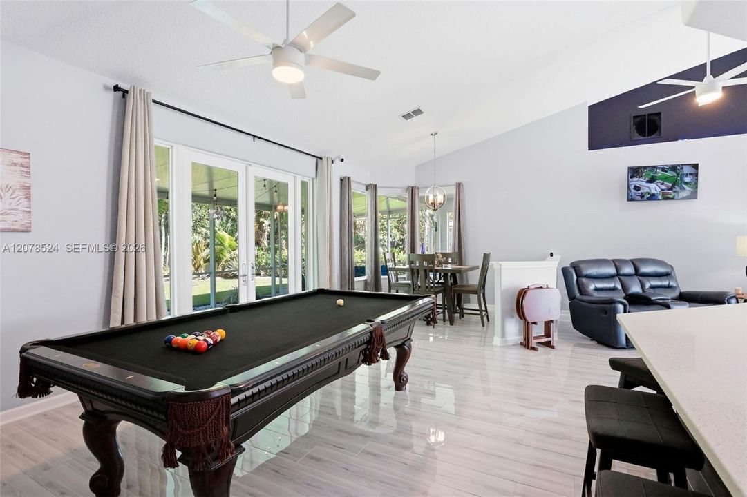 En Venta: $490,000 (3 camas, 2 baños, 2180 Pies cuadrados)