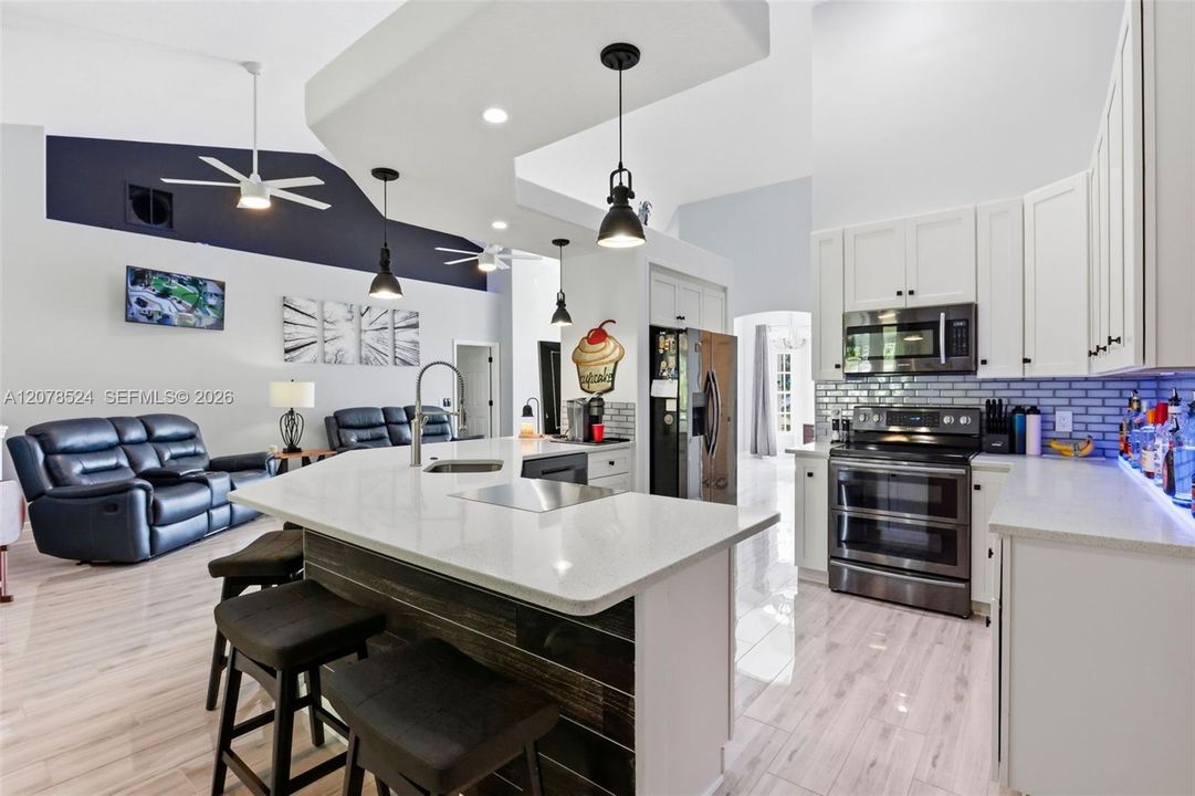En Venta: $490,000 (3 camas, 2 baños, 2180 Pies cuadrados)