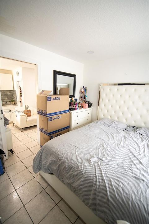 For Sale: $585,000 (3 beds, 3 baths, 1679 Square Feet)