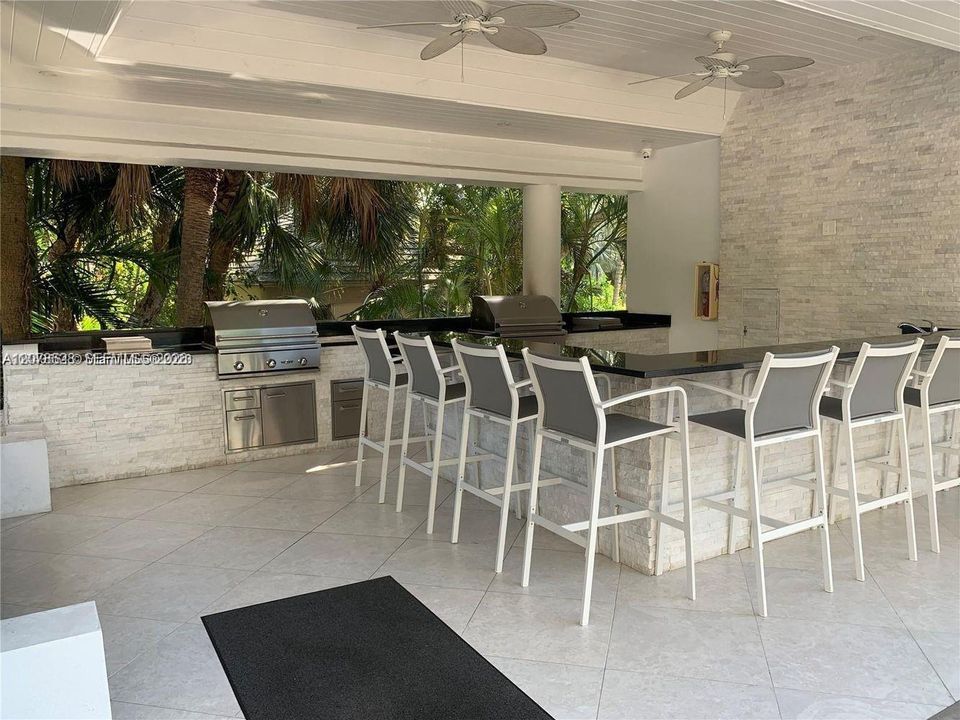 For Rent: $2,600 (2 beds, 2 baths, 1229 Square Feet)