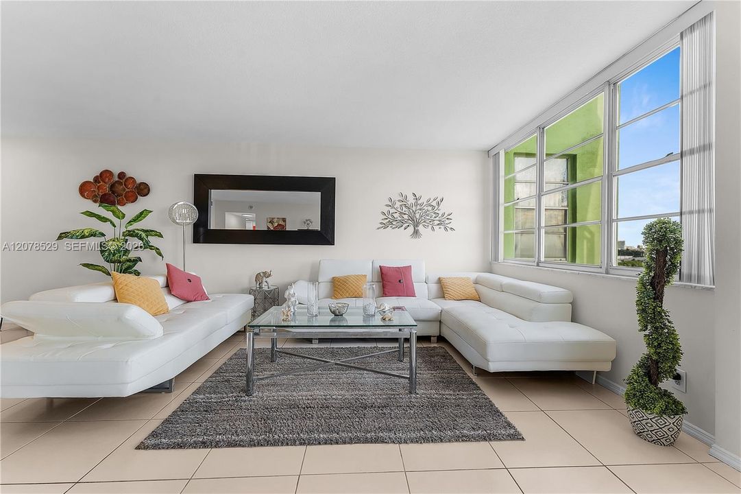 En Venta: $320,000 (2 camas, 2 baños, 1188 Pies cuadrados)