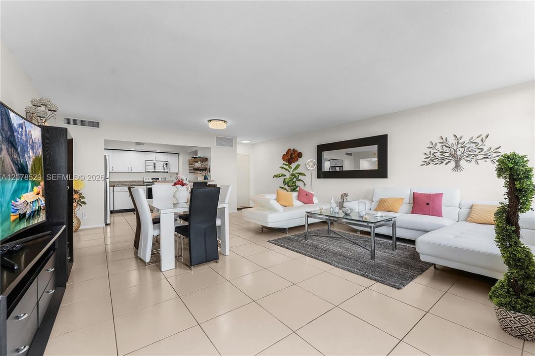 En Venta: $320,000 (2 camas, 2 baños, 1188 Pies cuadrados)