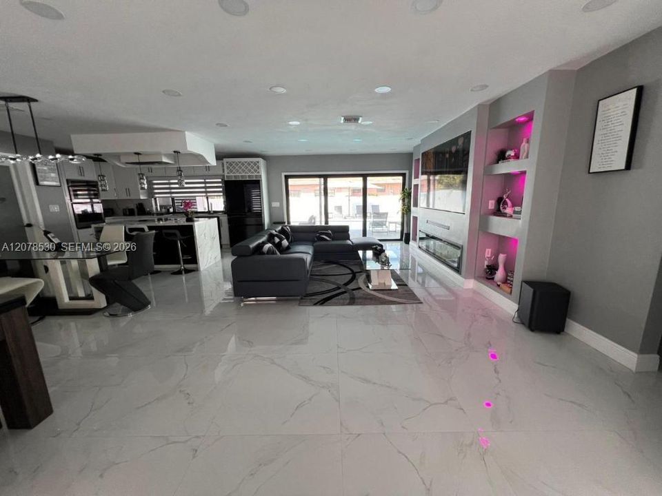 For Rent: $5,500 (3 beds, 2 baths, 1592 Square Feet)