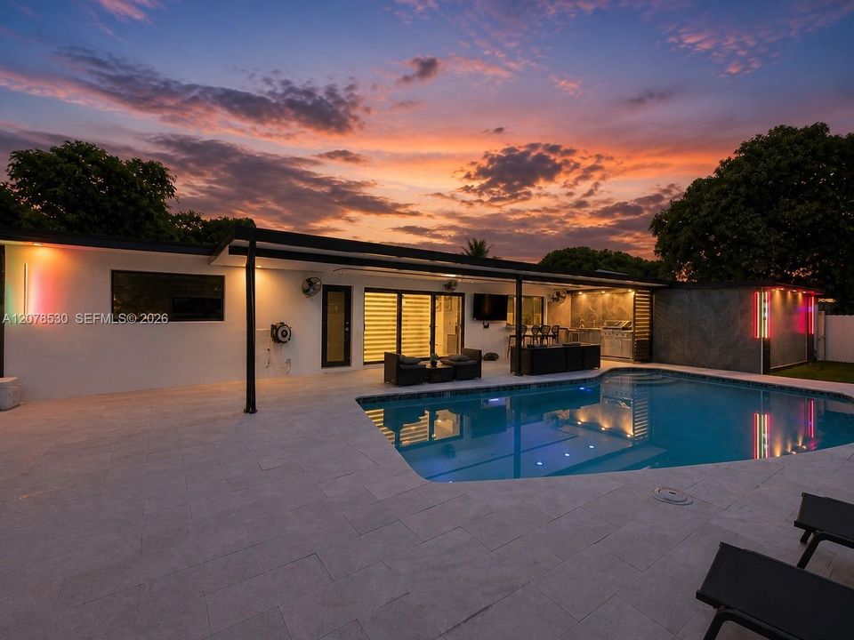 For Rent: $5,500 (3 beds, 2 baths, 1592 Square Feet)