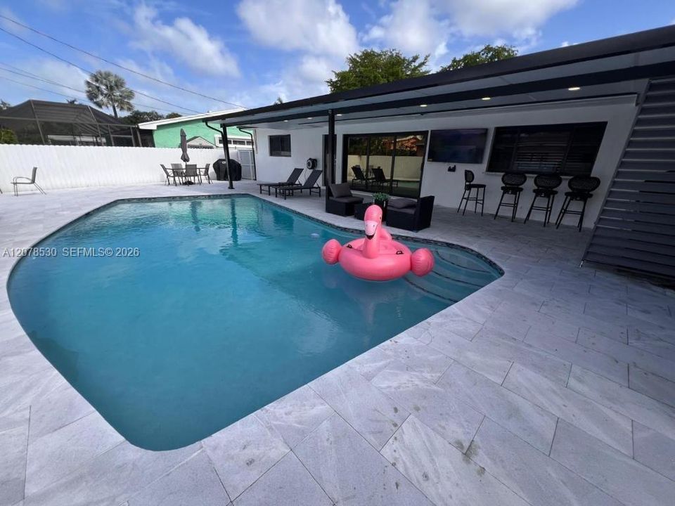 For Rent: $5,500 (3 beds, 2 baths, 1592 Square Feet)