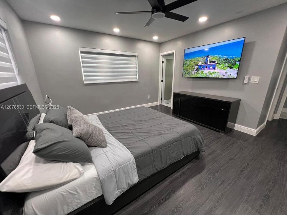 For Rent: $5,500 (3 beds, 2 baths, 1592 Square Feet)