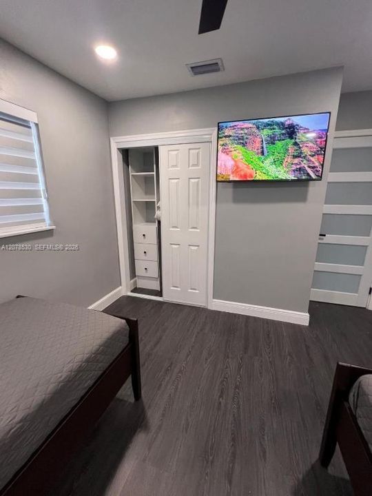 For Rent: $5,500 (3 beds, 2 baths, 1592 Square Feet)
