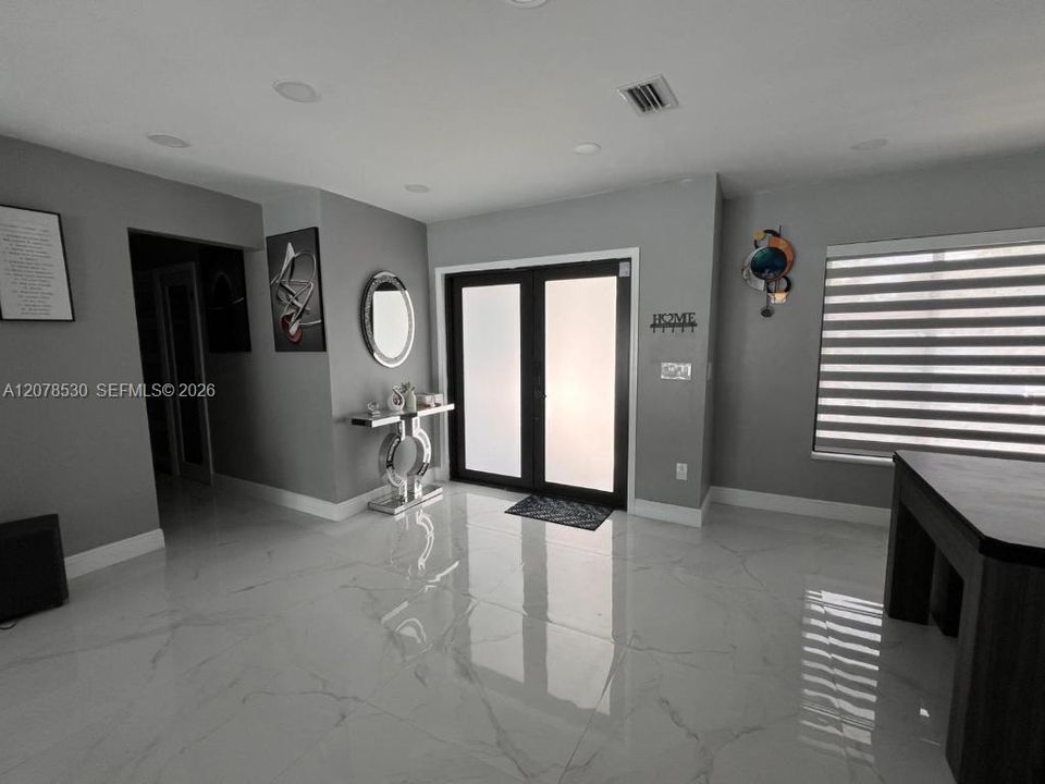 For Rent: $5,500 (3 beds, 2 baths, 1592 Square Feet)