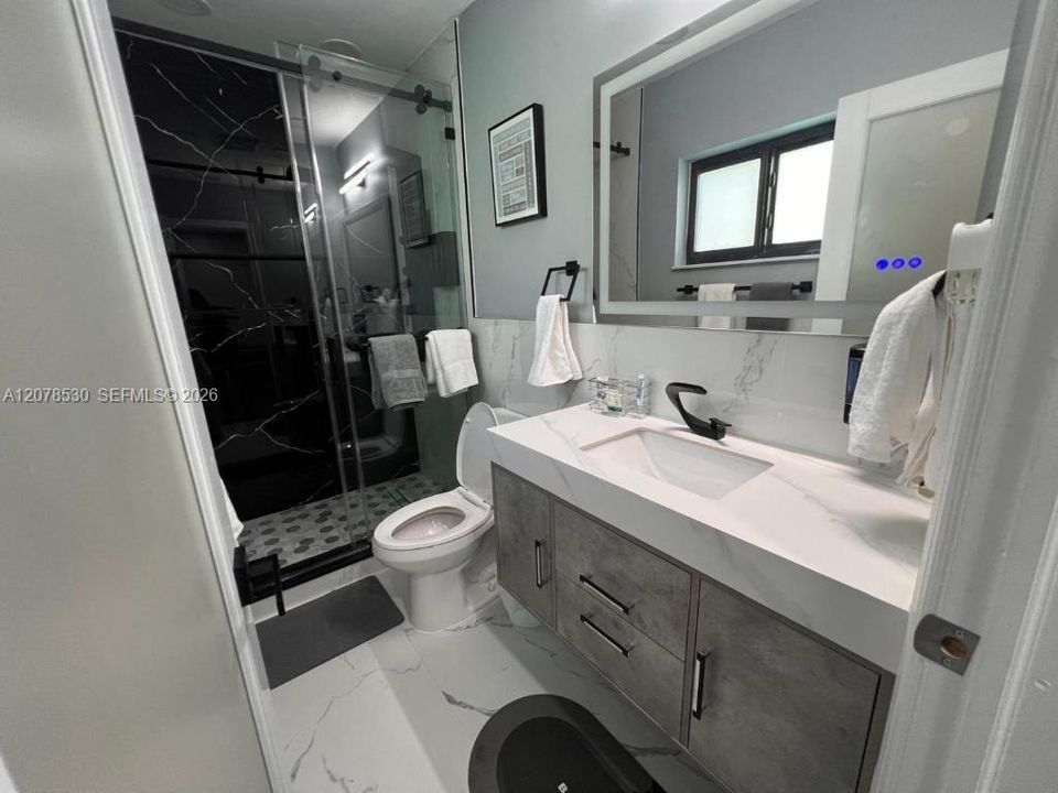 For Rent: $5,500 (3 beds, 2 baths, 1592 Square Feet)
