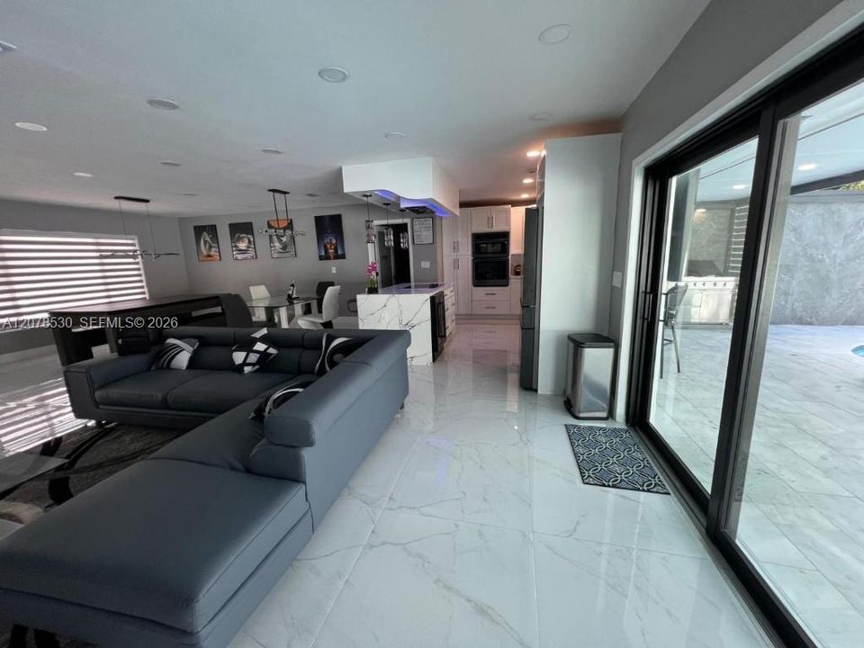 For Rent: $5,500 (3 beds, 2 baths, 1592 Square Feet)