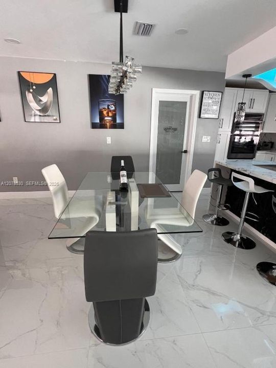 For Rent: $5,500 (3 beds, 2 baths, 1592 Square Feet)