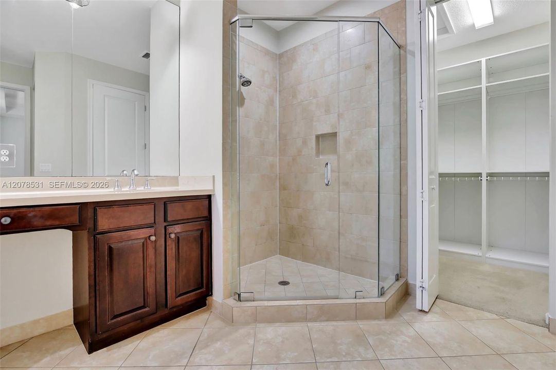 For Rent: $3,700 (3 beds, 2 baths, 1886 Square Feet)