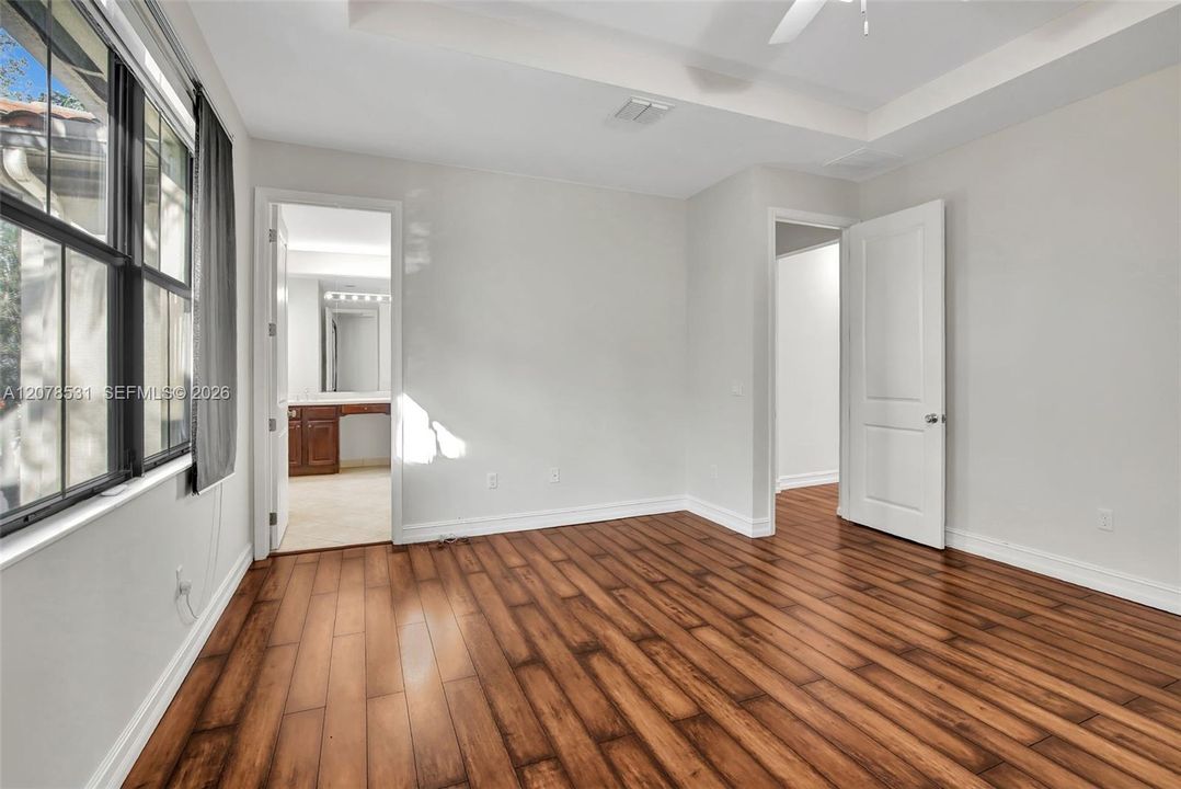 For Rent: $3,700 (3 beds, 2 baths, 1886 Square Feet)