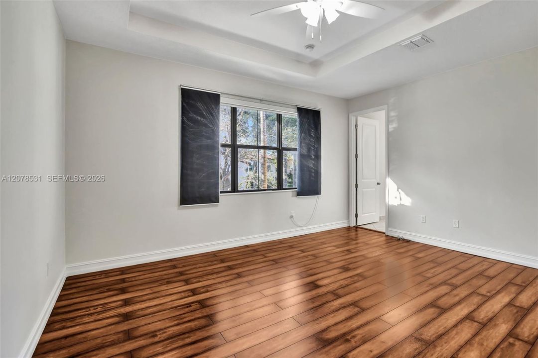 For Rent: $3,700 (3 beds, 2 baths, 1886 Square Feet)