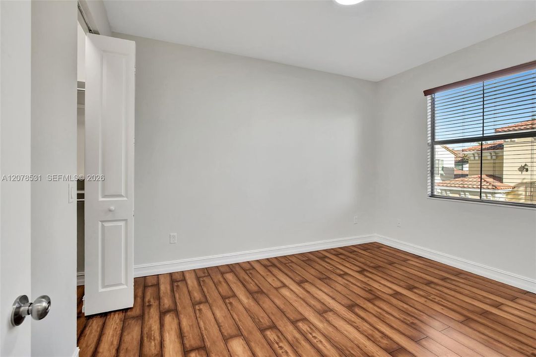 For Rent: $3,700 (3 beds, 2 baths, 1886 Square Feet)