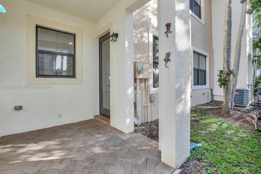 For Rent: $3,700 (3 beds, 2 baths, 1886 Square Feet)
