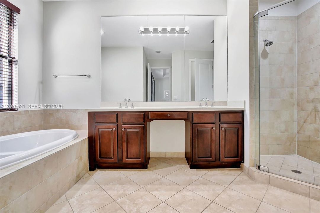 For Rent: $3,700 (3 beds, 2 baths, 1886 Square Feet)